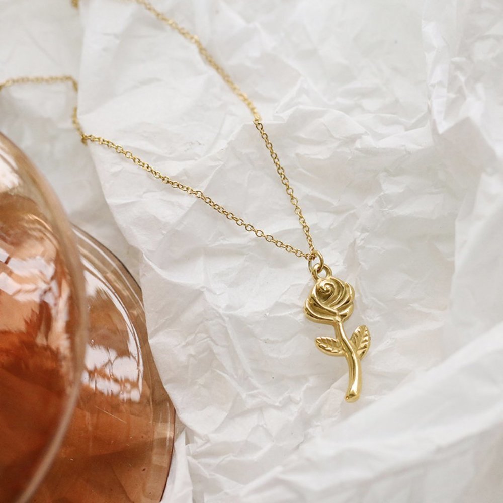 NEW 18K Gold Plated Rose Flower Pendant Necklace - Picture 3 of 10
